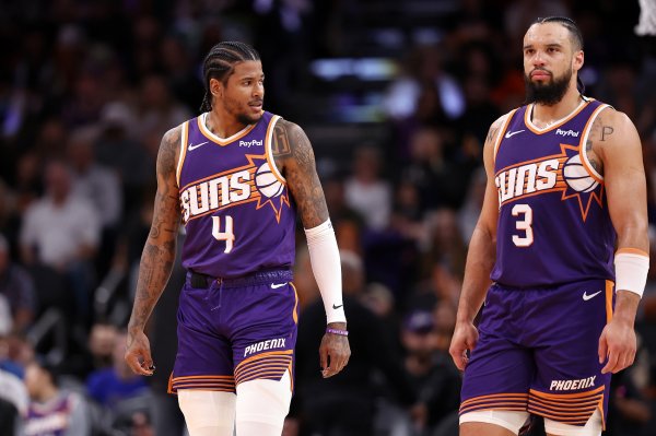 配资门户平台配资 优势项不优势了！首节三分对比：太阳15中6 勇士仅9中1